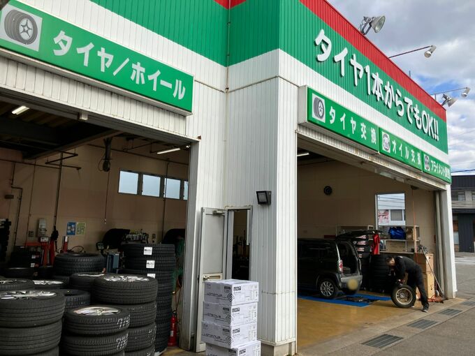 “6人で45台” タイヤ交換…週末の寒気到来へタイヤ専門店は大忙し【寒波到来！雪と雨のシミュレーション】冬型の気圧配置は強まったり弱まったり|TBS NEWS DIG