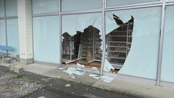 「車が店に突っ込んだ」100均ショップに高齢女性が運転する車がバックで突っ込む　アクセルとブレーキを踏み間違えたか　|　BSSニュース | BSS山陰放送