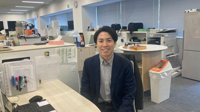 潔癖なの？絶対に机を汚さないアナウンサーが退勤時、PCに書類を“積む”理由　余白つくるルーティーン　|　長崎のニュース | 天気 | NBC長崎放送