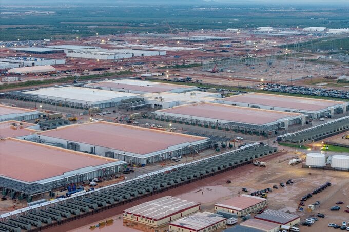 マイクロソフト、オラクルとOpenAI撤退のデータセンター施設を賃借