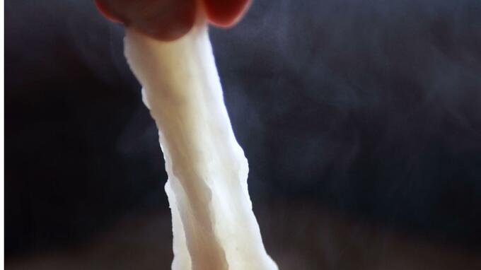 餅の窒息…口の中で“粘着テープ”化する「魔の現象」　搬送の9割が高齢者、命を守る3つの工夫|TBS NEWS DIG