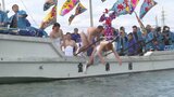 宝来船から寒中の川に飛び込む 新春の伝統行事ホーランエンヤ | 大分のニュース|OBS NEWS|大分放送