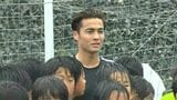 佐野航大選手が地元・岡山でサッカー教室「速さがすごかった」憧れの選手のプレーに小学生も大興奮|TBS NEWS DIG