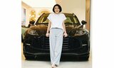 【高嶋ちさ子】　英国・高級車　アストンマーティンと２ショット　ディーラーアンバサダーに就任|TBS NEWS DIG