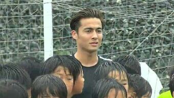佐野航大選手が地元・岡山でサッカー教室「速さがすごかった」憧れの選手のプレーに小学生も大興奮　|　岡山・香川のニュース | 天気 | RSK山陽放送