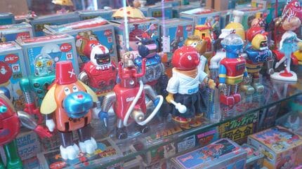 レトロおもちゃが3万点超でも…電話をしないと開けてくれない？ナゾの