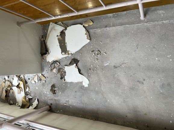 中学校の武道場で文化祭の練習中に天井の一部（３．５ｋｇ）が落下　　|　福岡のニュース｜RKB NEWS｜RKB毎日放送