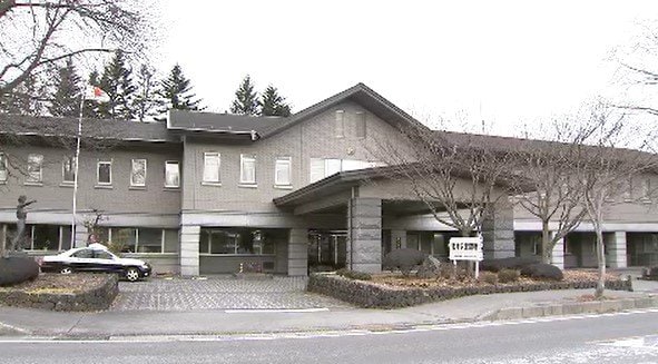 連休中に車同士の事故相次ぎ、合わせて8人重軽傷…軽井沢町で乗用車に大型トラック追突、乗用車は前に止まっていた車2台に次々と追突する玉突き事故…茅野市でも事故|TBS NEWS DIG