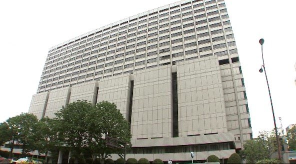 架空の投資話を持ちかけて10人から7400万円余りを…一審で懲役6年の判決受けた大手生命保険会社の元社員…判決不服として東京高裁に控訴|TBS NEWS DIG