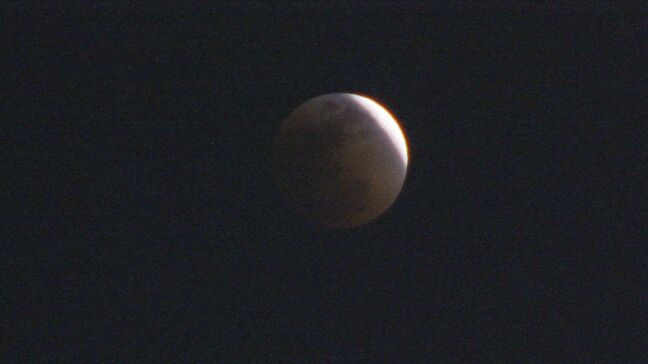満月が地球の影に覆われる「皆既月食」　宮崎県で観測|TBS NEWS DIG