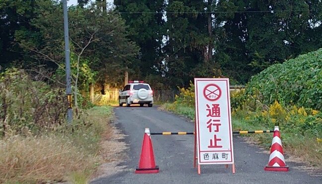 【速報】「わなにかかった“子グマ”のそばを離れない」民家近くの雑木林に“親グマ”居座る 町の職員が親グマ見張り続ける 宮城・色麻町|TBS NEWS DIG
