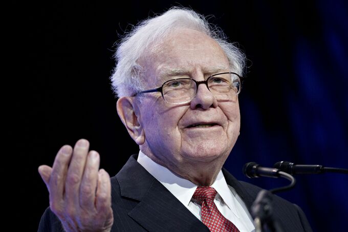 バフェット氏率いるバークシャー、銀行株の保有縮小－大型投資見送り