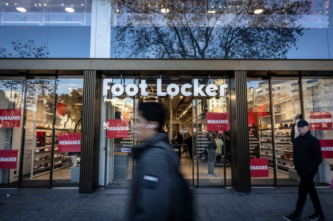 米ディックス・スポーティングがフットロッカー買収で協議－関係者