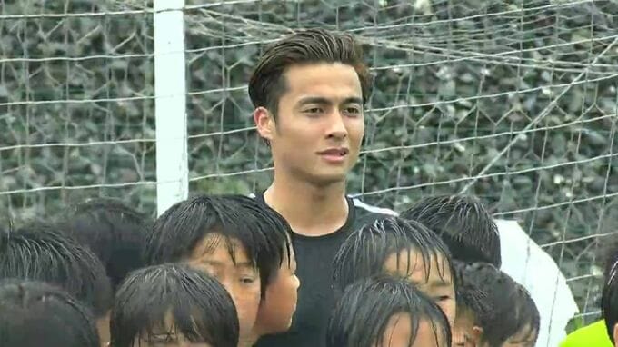 佐野航大選手が地元・岡山でサッカー教室「速さがすごかった」憧れの選手のプレーに小学生も大興奮|TBS NEWS DIG
