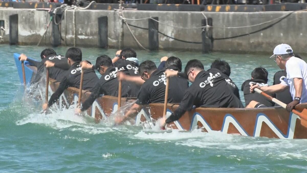 一年の豊漁や海の安全を願う　盛大に平安座ハーリー大会　うるま市