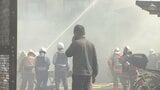 「屋外でゴミが燃えている」その後住宅に延焼し2棟が全焼する火事　住宅街が煙に包まれ　広島市西区|TBS NEWS DIG