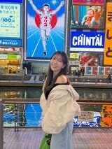 【 穂川果音 】　大阪・道頓堀で「グリコサイン」バックにオフショットを公開　「大阪行ったらグリコと絶対一緒に写真を撮りたい人です」|TBS NEWS DIG