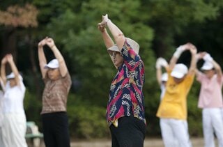定年後の自分にとって「ちょうどいい」働き方は？ シニアが長く働き続けるためには短日数・短時間勤務など柔軟な働き方が広がることが重要 人生100年時代で「働くか無職か」の2択はもう古い| TBS CROSS DIG with Bloomberg