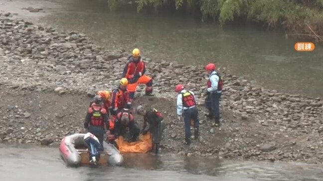 川に入るときはライフジャケット着用を 飲酒したら川に入らない！ “ボート転覆”を想定した救助訓練|TBS NEWS DIG