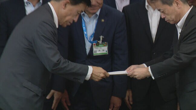 佐賀県と県内市町がJR九州に要望書を提出 利用状況に合わせたダイヤ改正など鉄道の利便性の向上を求める|TBS NEWS DIG