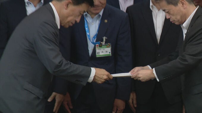 佐賀県と県内市町がＪＲ九州に要望書を提出　利用状況に合わせたダイヤ改正など鉄道の利便性の向上を求める|TBS NEWS DIG