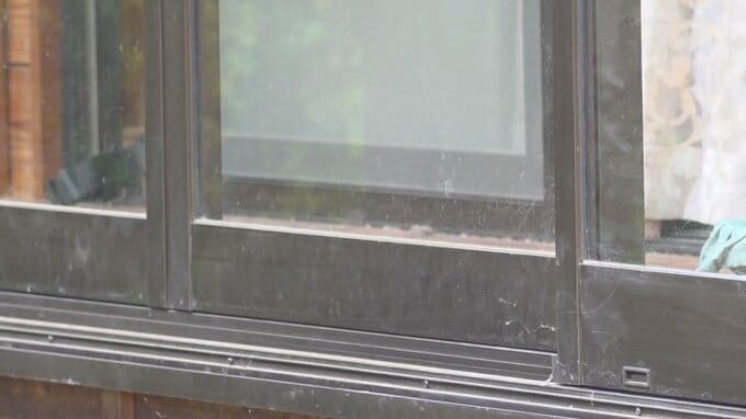 「驚いている。怖い」　チャイムを何回も鳴らし大声　男が住宅に侵入　住民と鉢合わせ、逃走　山梨・都留市　　　|　山梨のニュース | ＵＴＹテレビ山梨