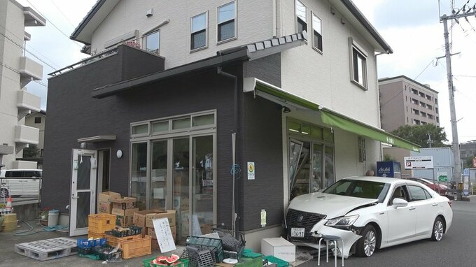 「睡魔に襲われて…」高齢男性の車が青果店に突っ込む　店「地震かと思った」営業再開は見通せず　熊本|TBS NEWS DIG