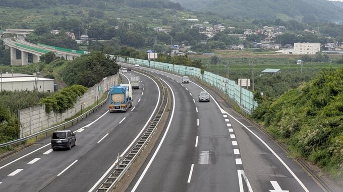 部活動で大会に向かう途中…マイクロバスが上信越道で単独事故　石川県の高校生など10人が乗る　男子生徒1人が軽傷　運転は顧問の教諭　長野・中野市|TBS NEWS DIG