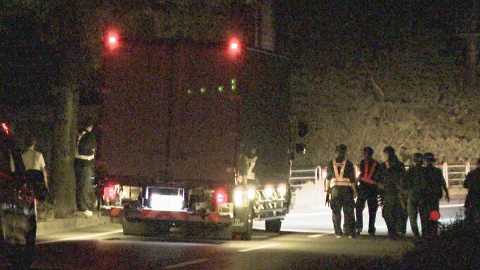 高齢男性はねられその後死亡　ひき逃げ事件で逮捕された男が立ち合いのもと実況見分　山口県山口市|TBS NEWS DIG