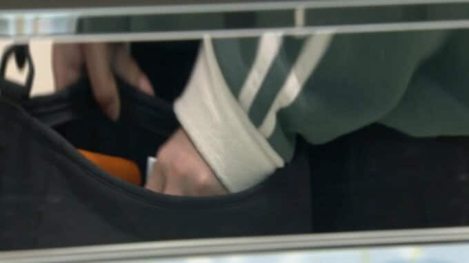 「おにぎりが勝手にバッグの中に入った」74歳の女を逮捕　年金支給日におにぎり3個万引きか　逮捕時の所持金は約4万円　|　福岡のニュース｜RKB NEWS｜RKB毎日放送