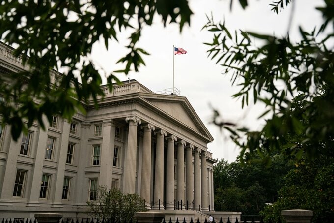 米財務長官、イランを「窒息させている」－原油貯蔵能力は近く限界へ