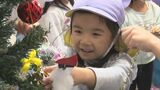 「キラキラがめっちゃキレイ」 堀川遊覧船乗り場で園児がツリーに飾り付け|TBS NEWS DIG