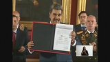 南米ベネズエラのマドゥロ大統領、隣国ガイアナのエセキボ地域をベネズエラ領に組み入れる法案に署名|TBS NEWS DIG
