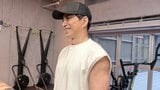 【 大沢たかお 】巨大ウェイト相手にジムワーク 筋肉にフォロワーメロメロ「逞しい腕に、キュートな笑顔」「抱きつきたい」|TBS NEWS DIG