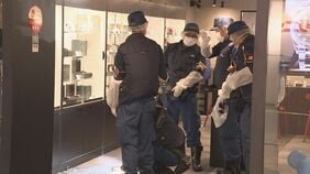 中野ブロードウェイの時計店で窃盗事件 2人組の男が時価2億円相当盗んで逃走中 ショーケースをハンマーで割り…　犯行時間は10秒ほど　東京・中野区|TBS NEWS DIG