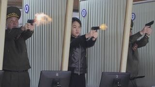 金総書記の娘が『新型拳銃』を試射　金総書記と軍需工場を視察、相次ぐ武器使用の公開| TBS CROSS DIG with Bloomberg