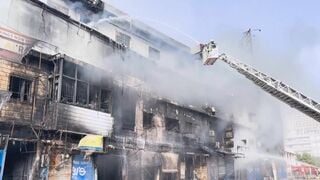 パキスタン南部の商業施設で火災 14人死亡 70人以上行方不明　電気のショート原因か…初期消火の遅れなどで被害拡大との指摘も| TBS CROSS DIG with Bloomberg