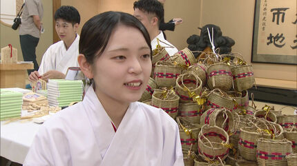 博多祇園山笠】山笠が描かれた扇子や手ぬぐいなど約1万2000点の縁起物