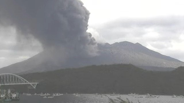 桜島で噴火　噴煙１６００ｍ【きょう18日・あす19日の降灰予報】鹿児島|TBS NEWS DIG
