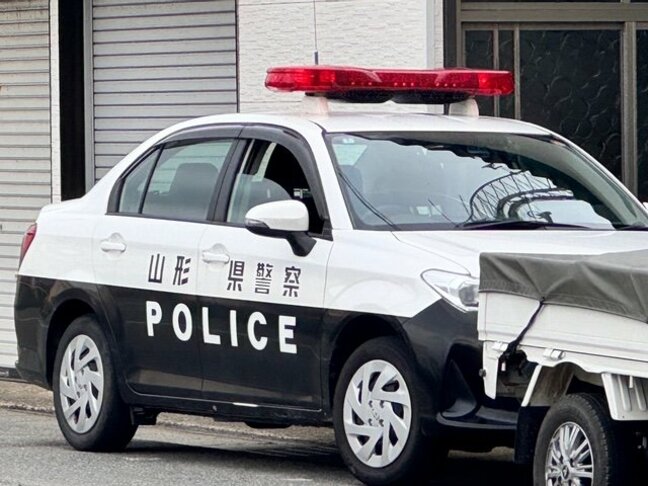 【速報】クマに実銃使用　鶴岡市の民家の敷地内に侵入した熊に警察などが対応か　すでに捕獲との情報（山形）|TBS NEWS DIG