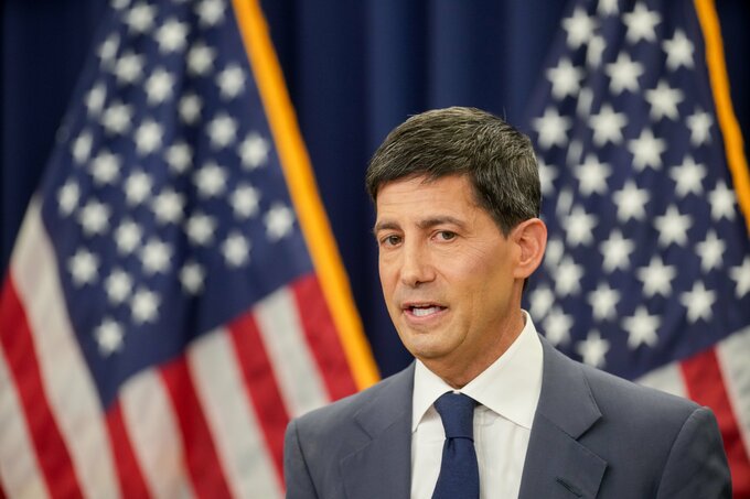 「語らない」ウォーシュ新議長でFOMC議事録の重要性が急上昇 次の一手はインフレ次第、高止まりなら利上げへ