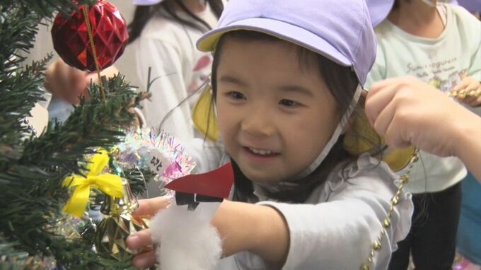 「キラキラがめっちゃキレイ」　堀川遊覧船乗り場で園児がツリーに飾り付け|TBS NEWS DIG
