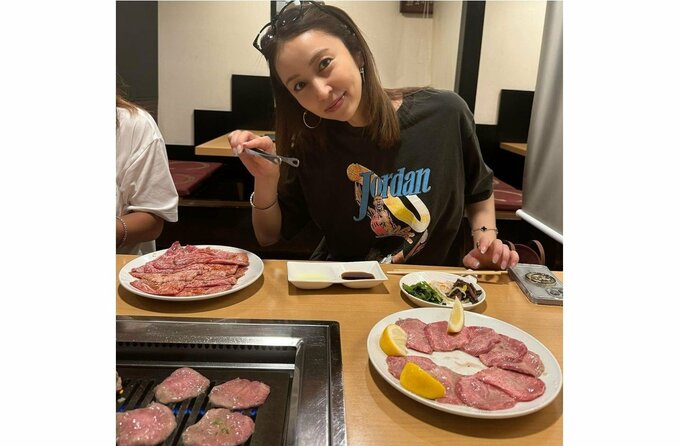 矢田亜希子さん　焼肉店で笑顔　「お肉焼いて焼いてまず高校生男子たちに食べさせます」　投稿に反響|TBS NEWS DIG