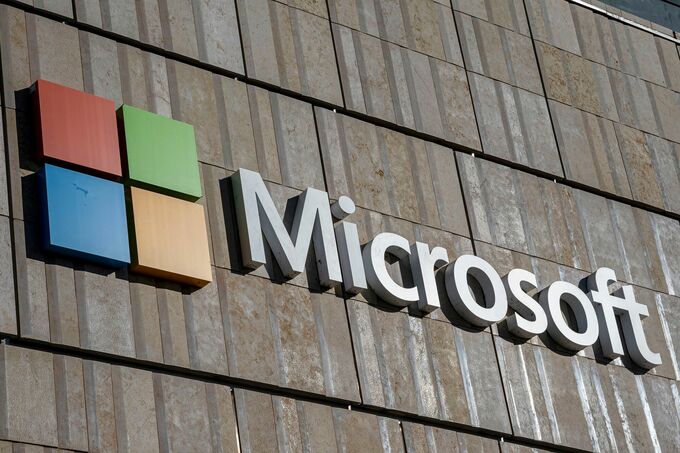 マイクロソフト、数百人を追加削減－ＡＩ投資の一方でコスト節減加速