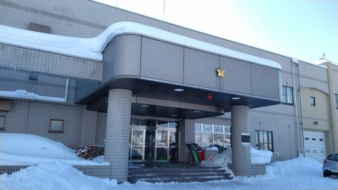 除雪機の回転刃に右足を巻き込まれ「夫が負傷した」倒れているのを妻が発見し119番通報　89歳男性が除雪作業中に転倒か　北海道岩見沢市　|　北海道のニュース｜HBC北海道放送