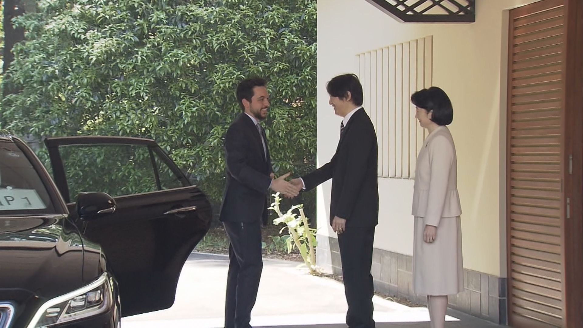秋篠宮ご夫妻 ヨルダンのフセイン皇太子と面会 英語で30分間和やかに懇談 | TBS NEWS DIG