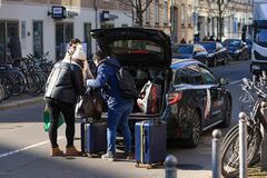 メルセデスとＢＭＷ、配車アプリ「フリーナウ」売却を検討－関係者| TBS CROSS DIG with Bloomberg