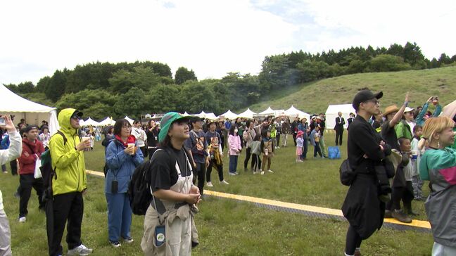 「音楽も楽しくて家族で過ごせる」キャンプと音楽を楽しむ『FUJI＆SUN'25』富士山の麓でご当地グルメも|TBS NEWS DIG