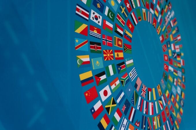 IMF世界成長見通し、今年は3.2％に上げ－先行き「厳しい」と警告