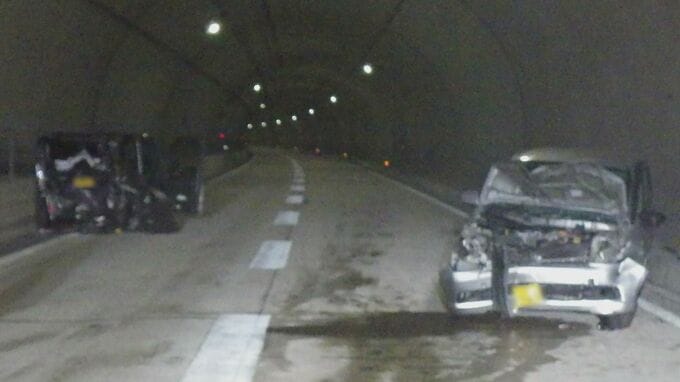 トンネル内で停止の車に後続車が追突し大破…兵庫県の男性（82）死亡 ３人がけが　鳥取・鳥取市|TBS NEWS DIG